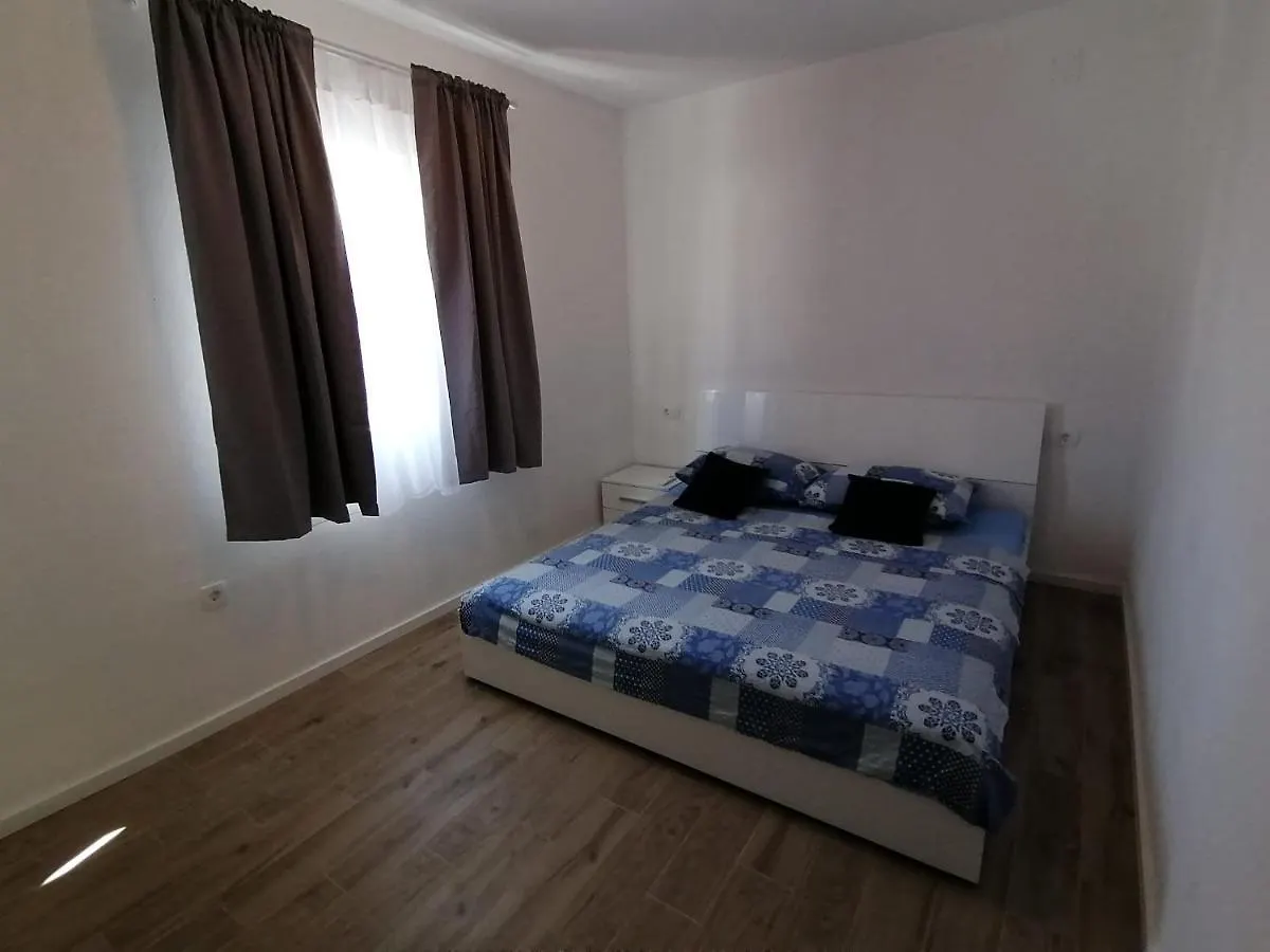 Nina Apartment Zadar 0*,